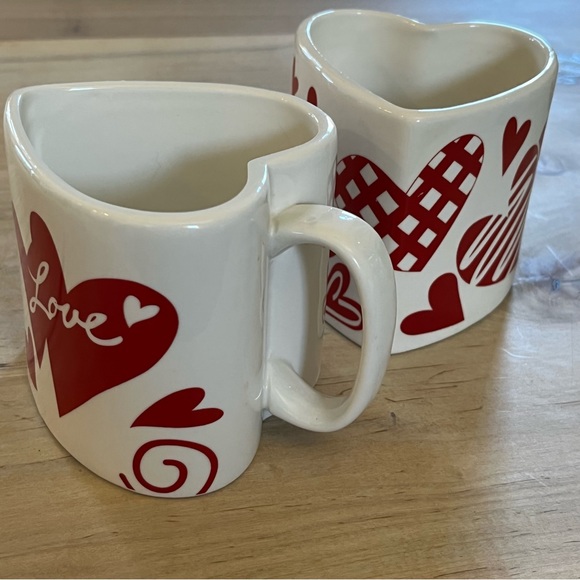 Vintage set of heart shaped coffee mugs EUC. HEARTS VALENTINES DAY - Picture 8 of 8